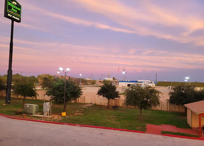 Cotulla Whitten Inn